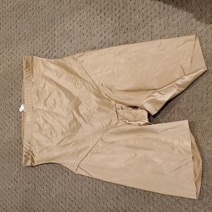 SHAPEWEAR - New Maidenform shapewear.  Longer legs